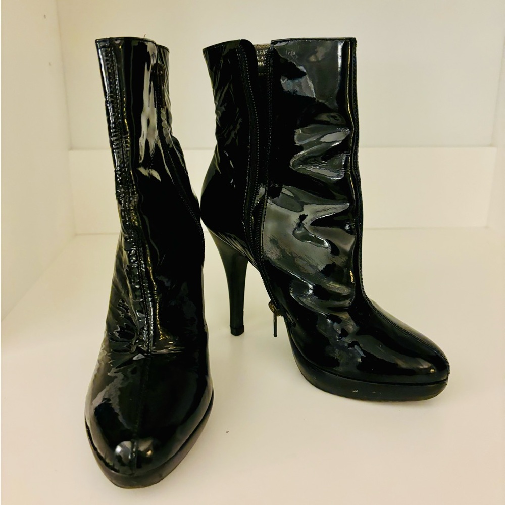 Gabrielle Rocha black patent leather boots size 5
